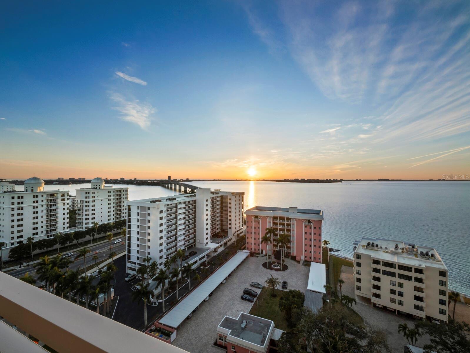 THE TOWER RESIDENCES - Residential