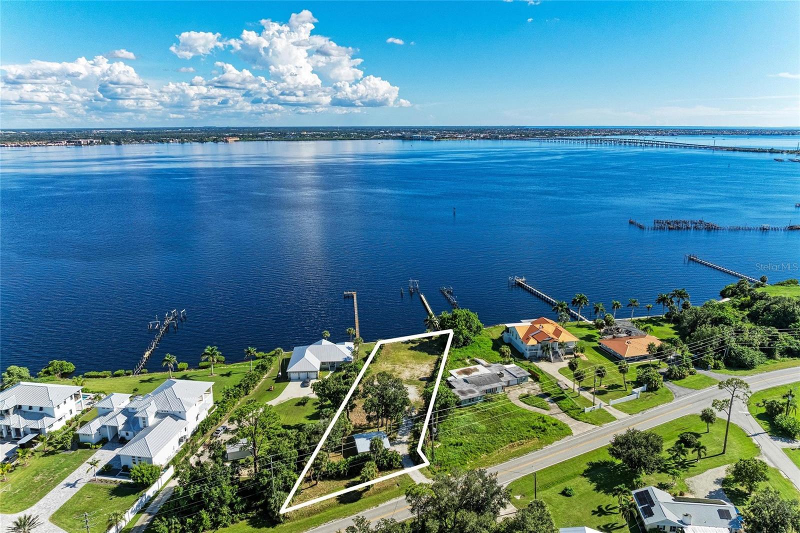 PUNTA GORDA ISLES - Land