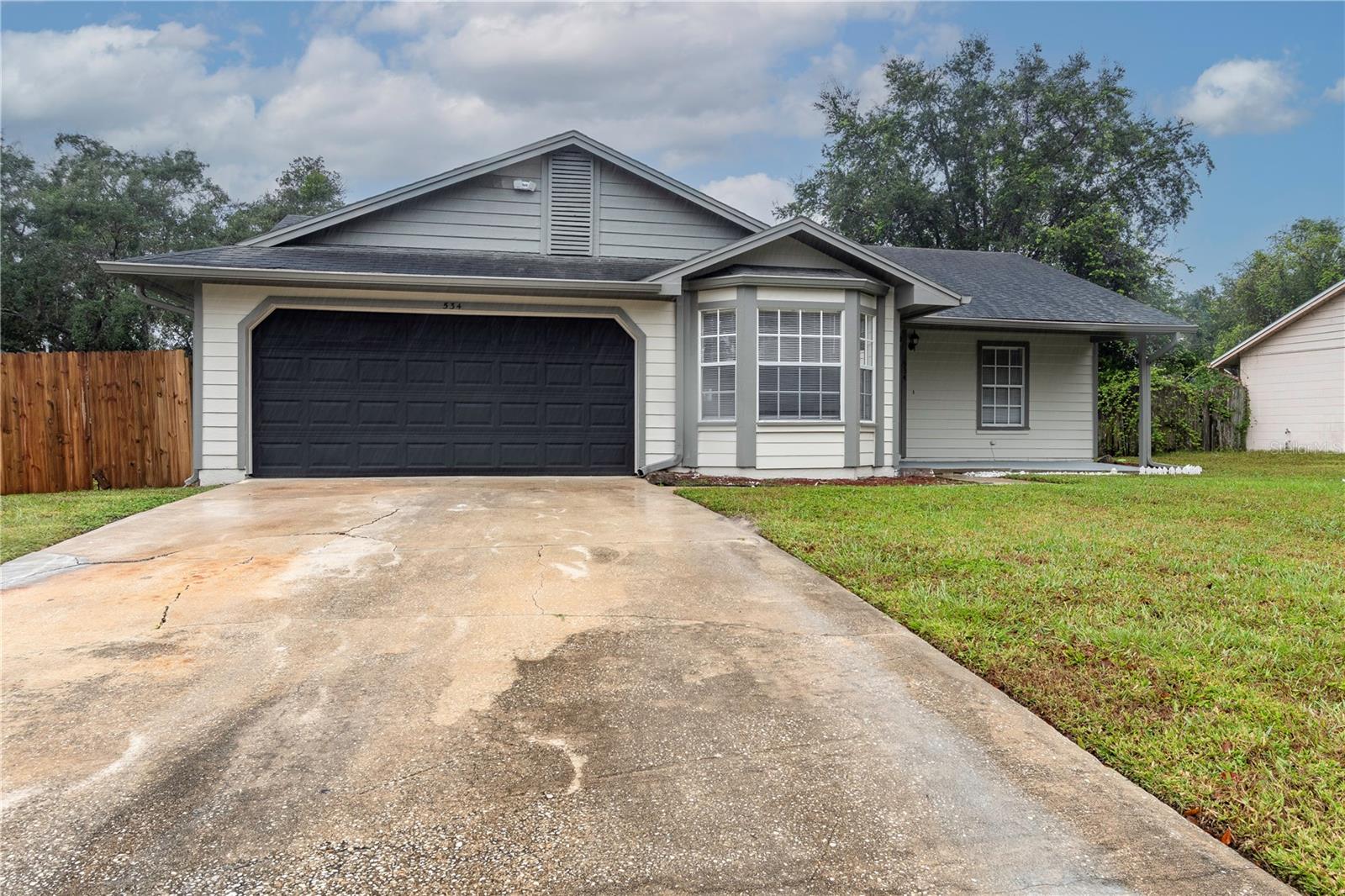 Multiple Offers **Highest and Best Due **Monday at Noon** Perfect starter home or great investment opportunity in a serene community with NO HOA. Freshly painted, ready to move in! Located in close proximity to shopping, dining, local schools and more within close radius. Don't miss your opportunity to see this home!