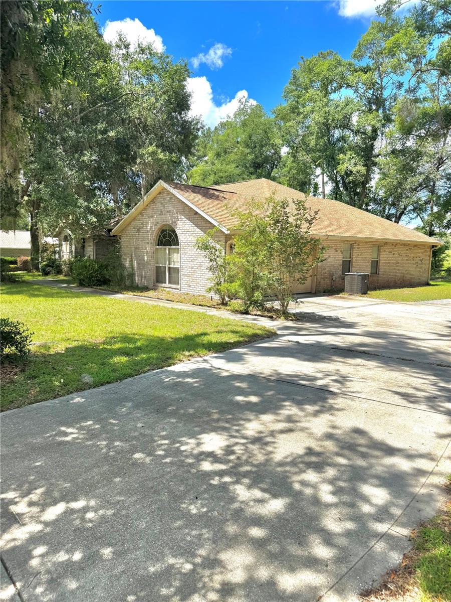 ARBOR GREENE/EMERALD LAKES - Residential