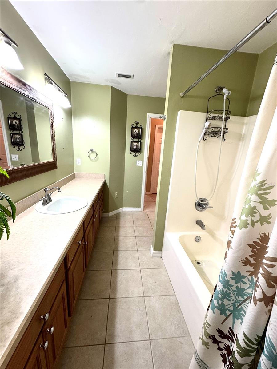 ARBOR GREENE/EMERALD LAKES - Residential