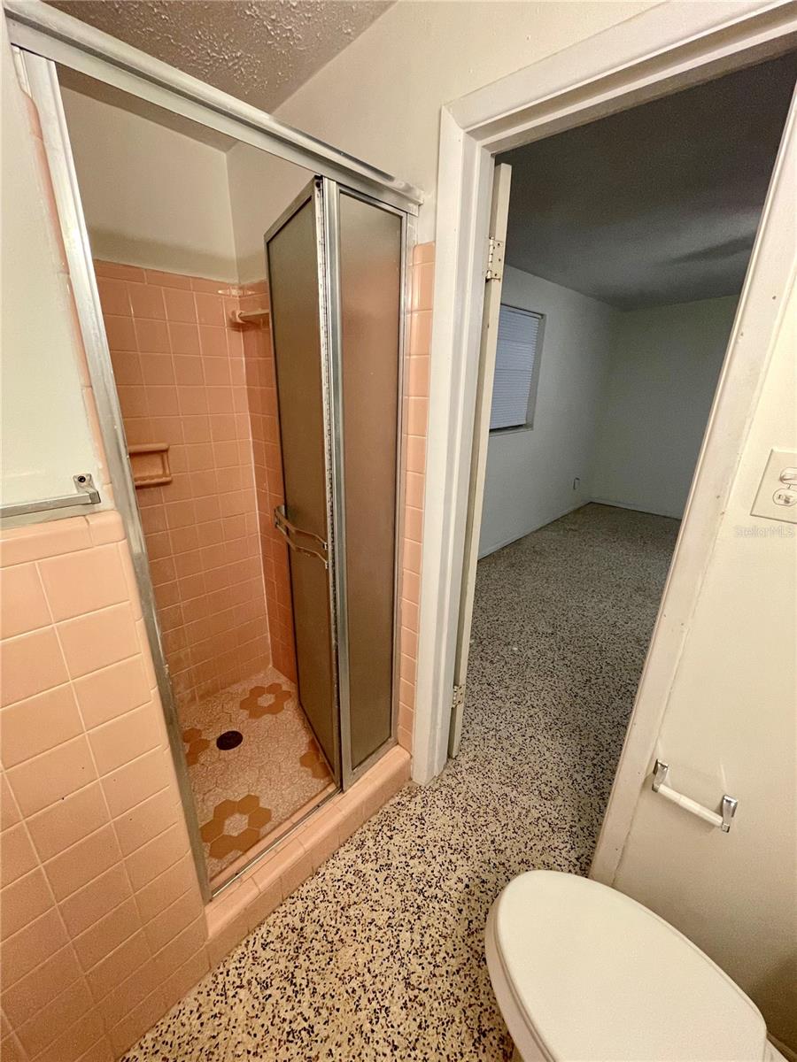 BAYSHORE GARDENS SEC 13 - Residential Lease