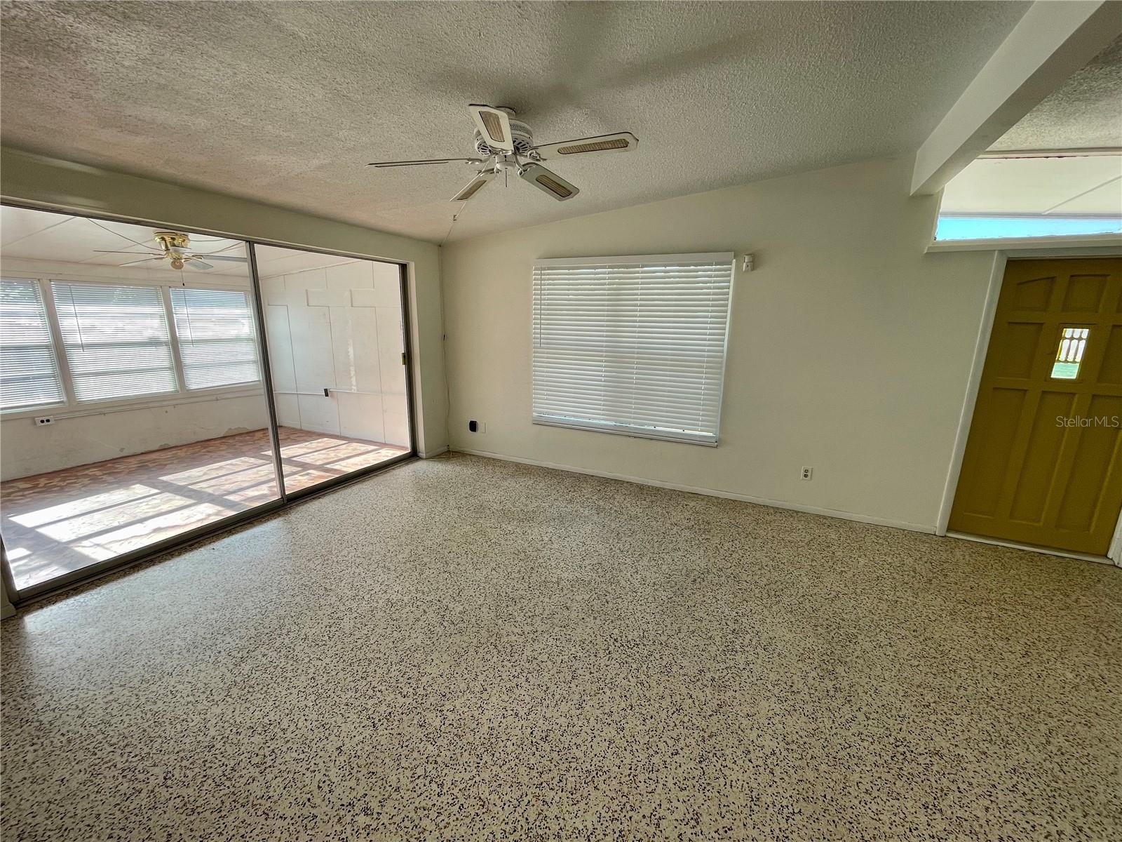 BAYSHORE GARDENS SEC 13 - Residential Lease