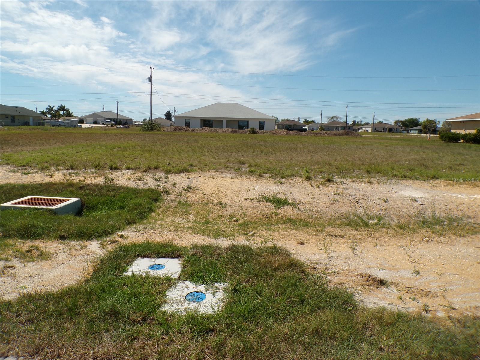 CAPE CORAL - Land