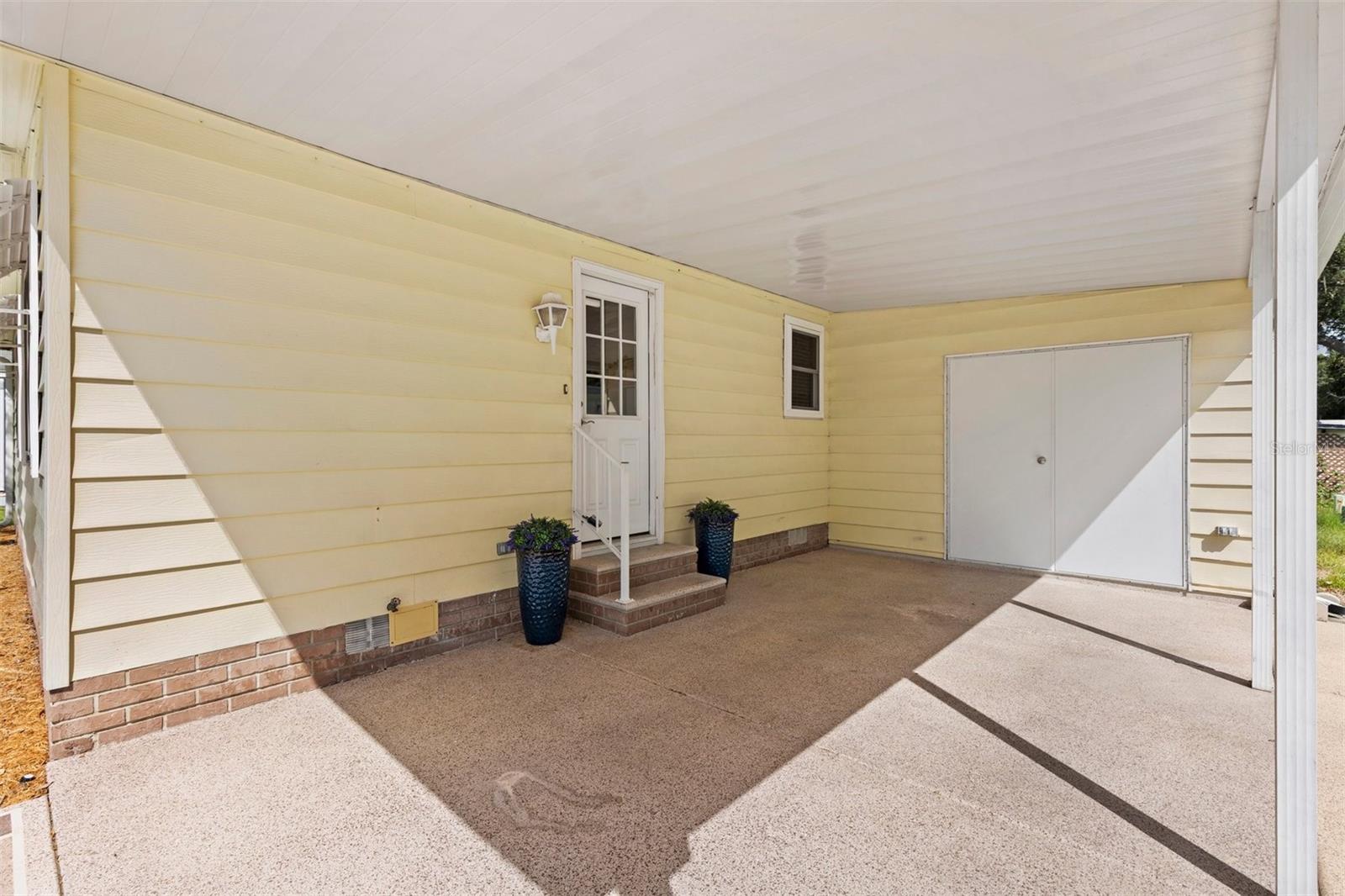 LADY LAKE ORANGE BLOSSOM GARDENS UNIT 09 - Residential