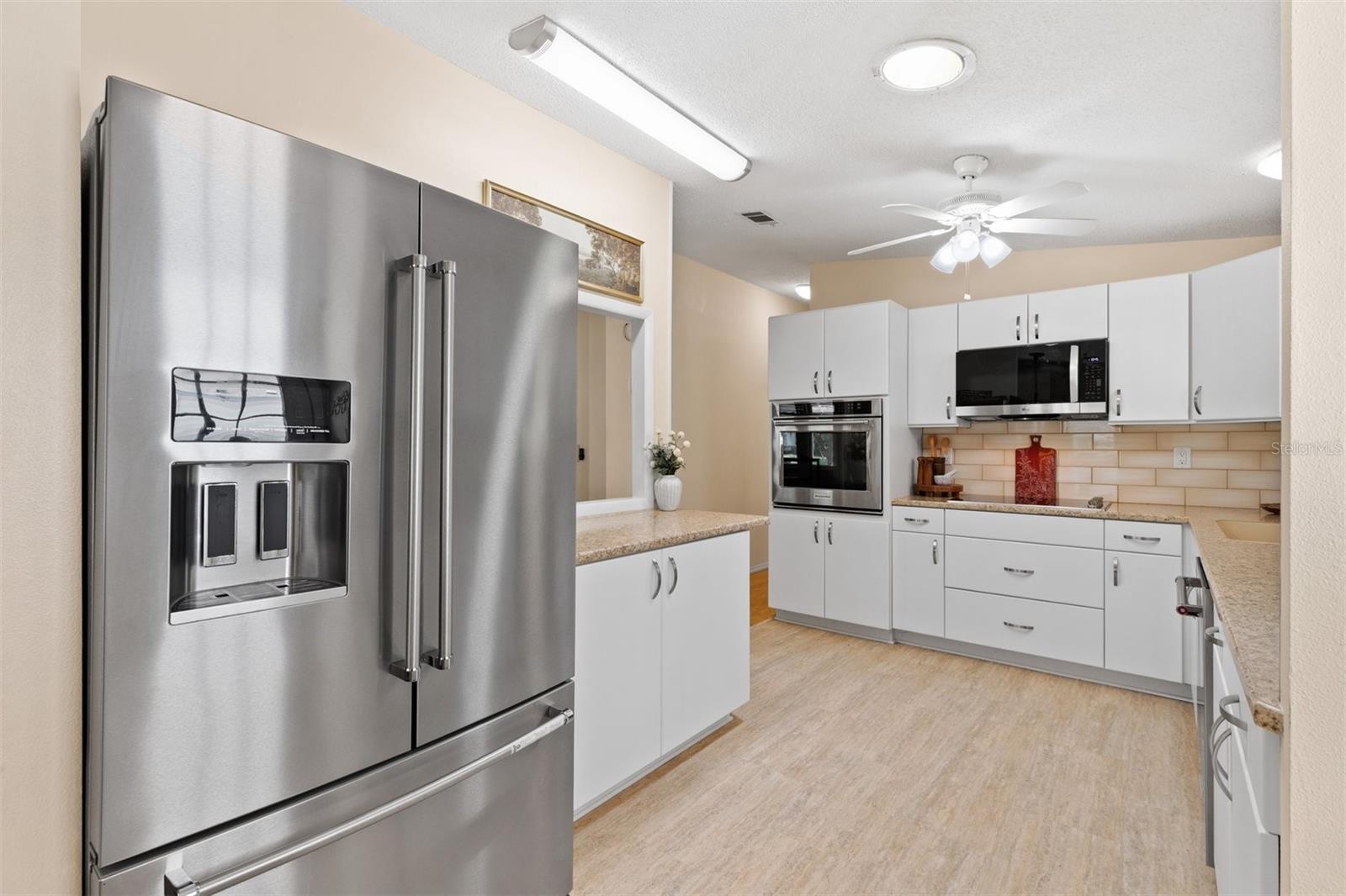 LADY LAKE ORANGE BLOSSOM GARDENS UNIT 09 - Residential