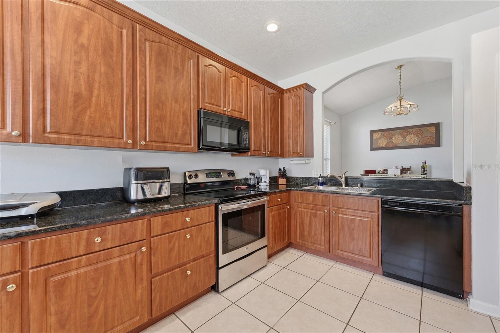 STONEHURST AT STONEFIELD - Residential Lease