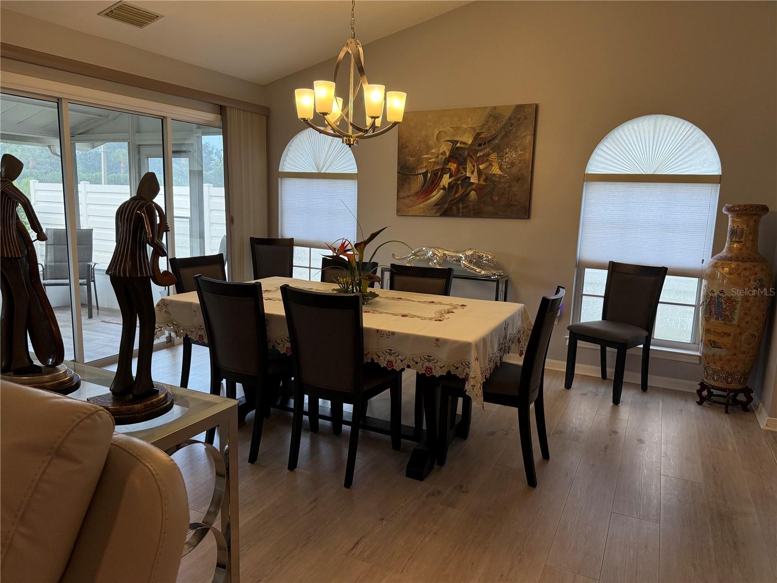 PALM COURT - Residential