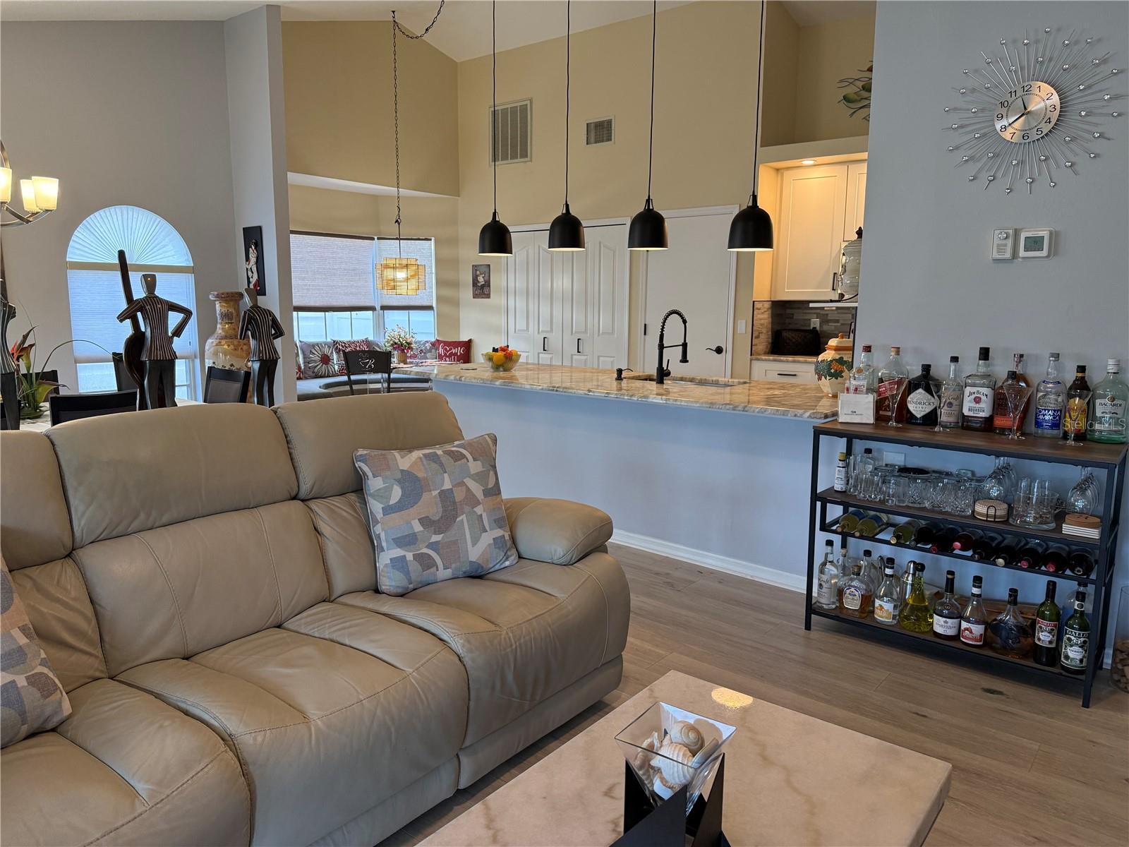 PALM COURT - Residential