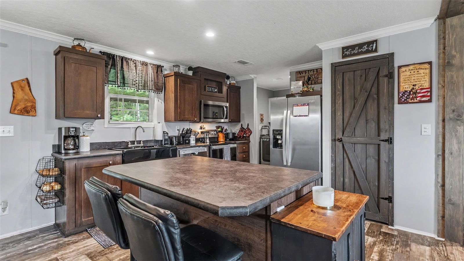 FARMLAND ACRES - Residential
