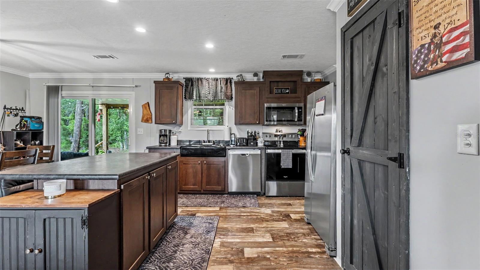 FARMLAND ACRES - Residential