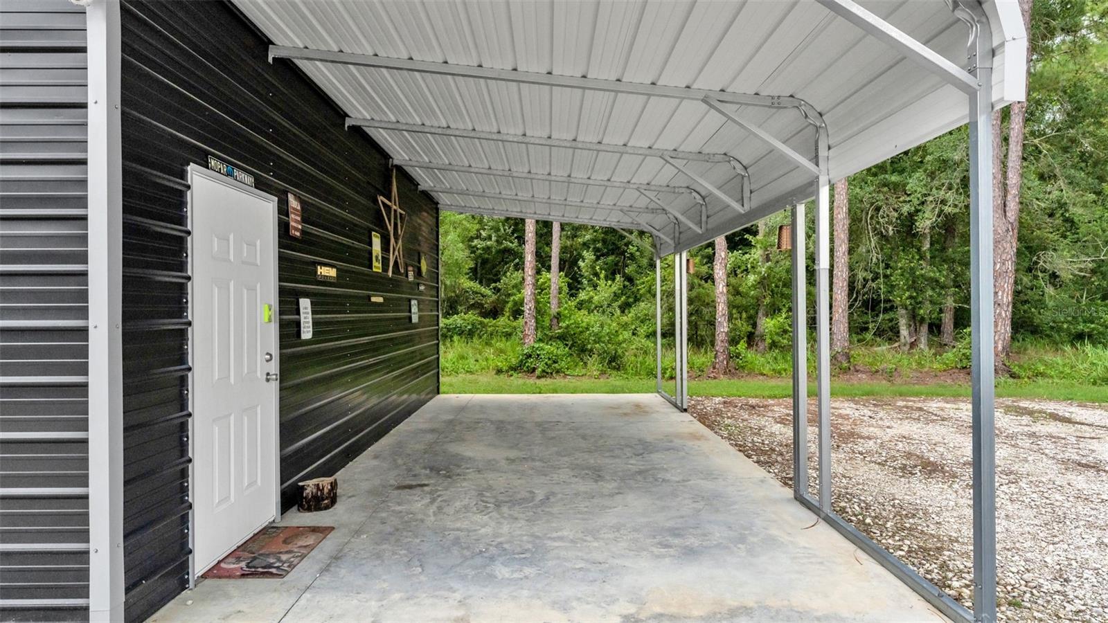 FARMLAND ACRES - Residential