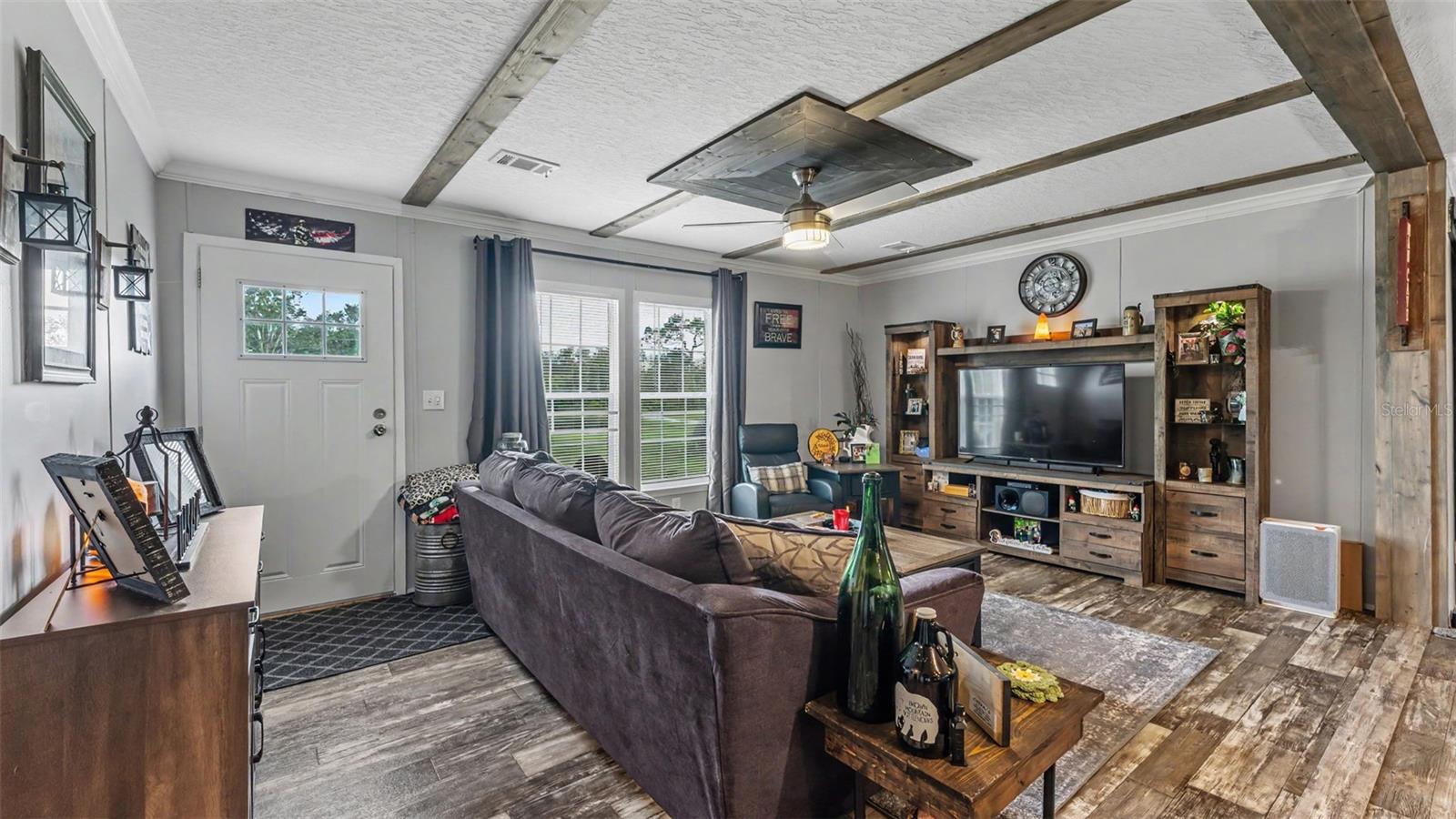 FARMLAND ACRES - Residential