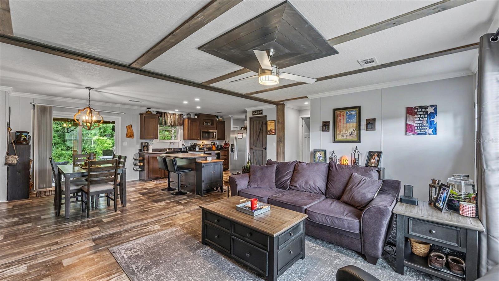 FARMLAND ACRES - Residential