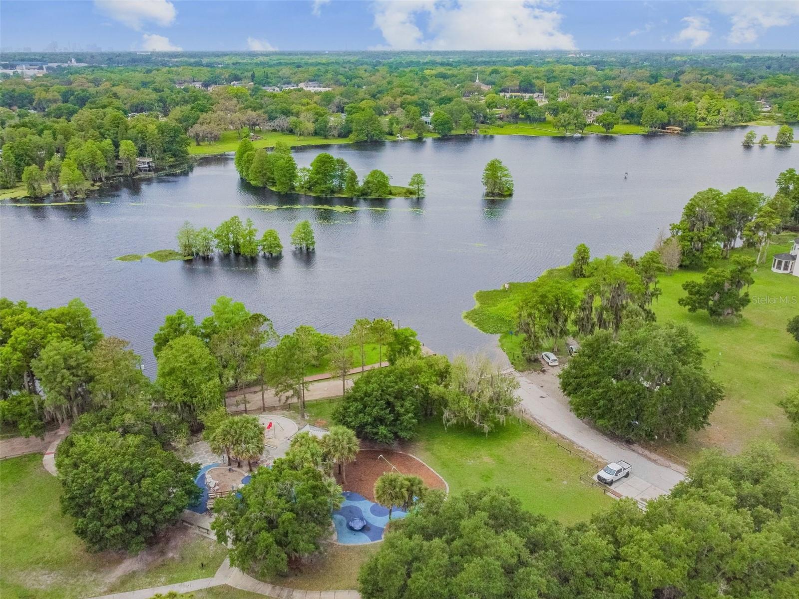 TEMPLE TERRACE HILLS - Residential