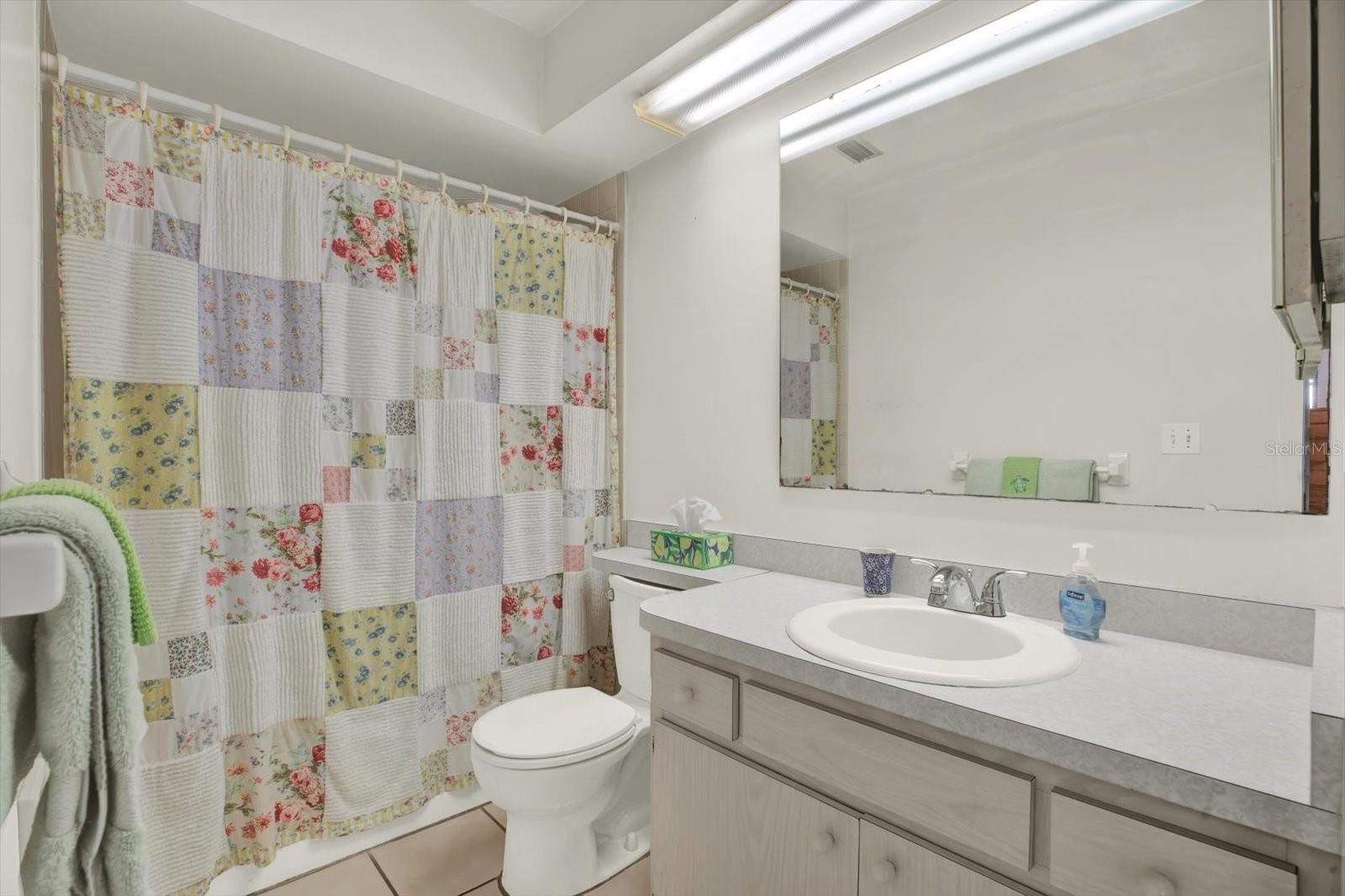 THE PALMS CONDO - Residential