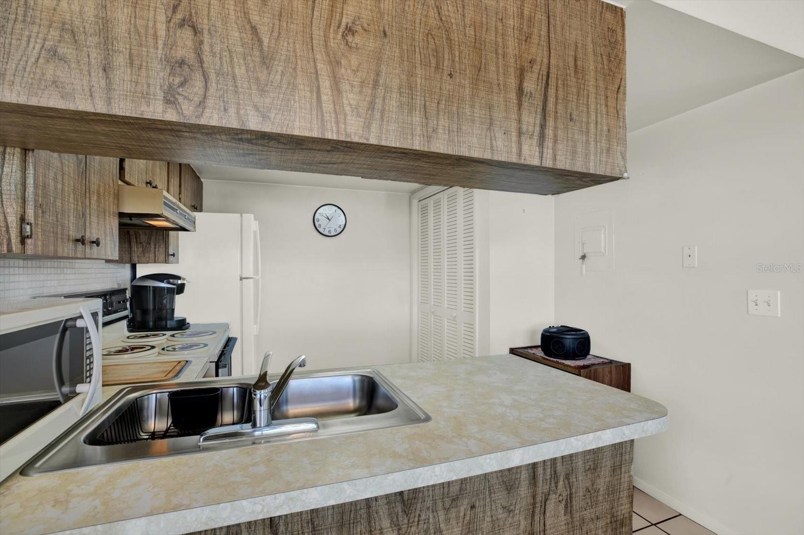 THE PALMS CONDO - Residential