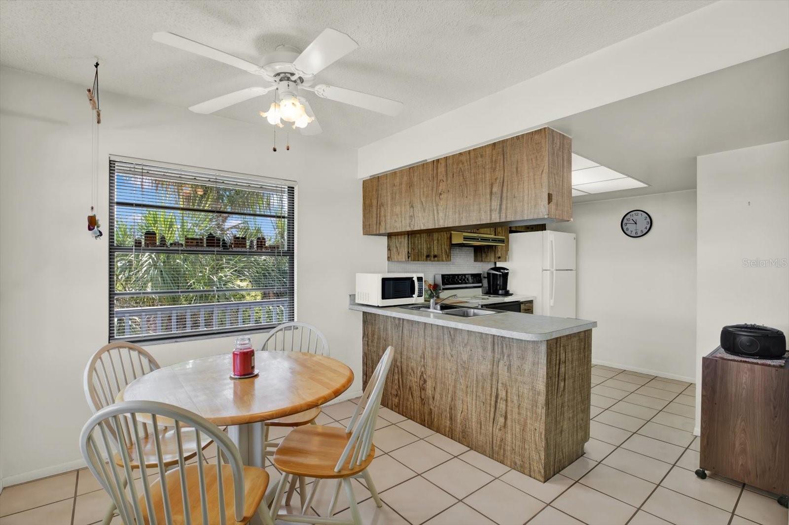 THE PALMS CONDO - Residential