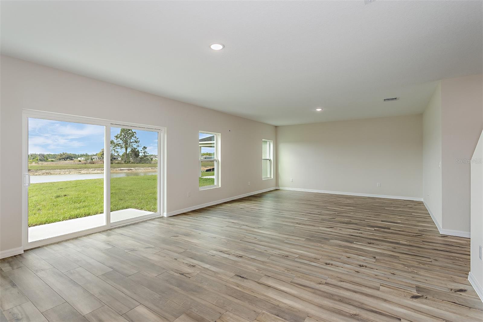 PASADENA LANDING - Residential