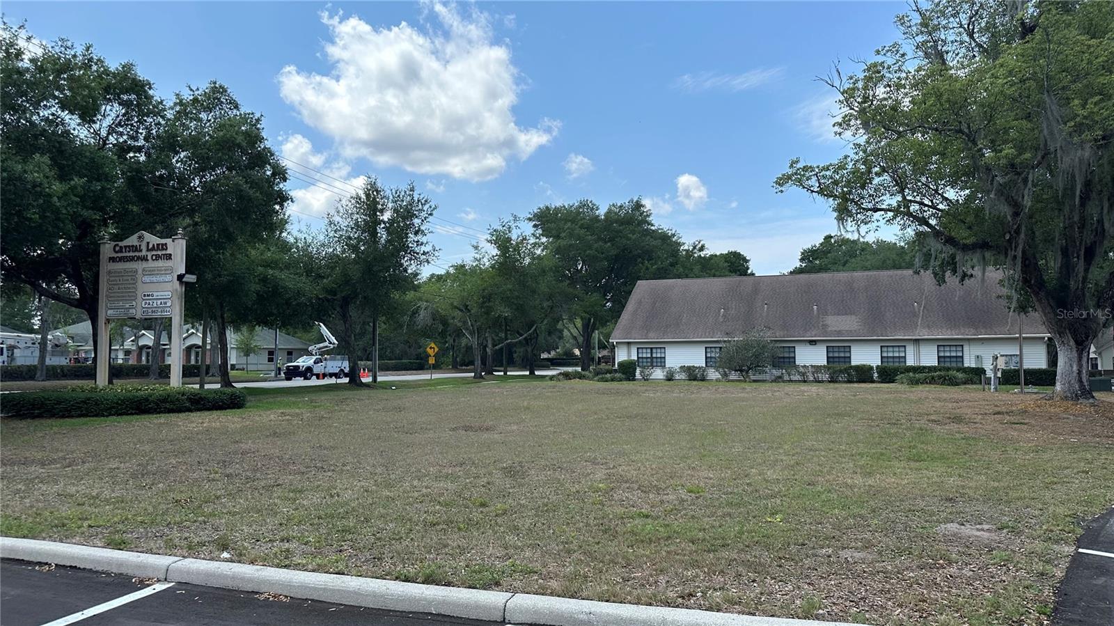 CRYSTAL LAKES PROFESSIONAL CENTER - Land