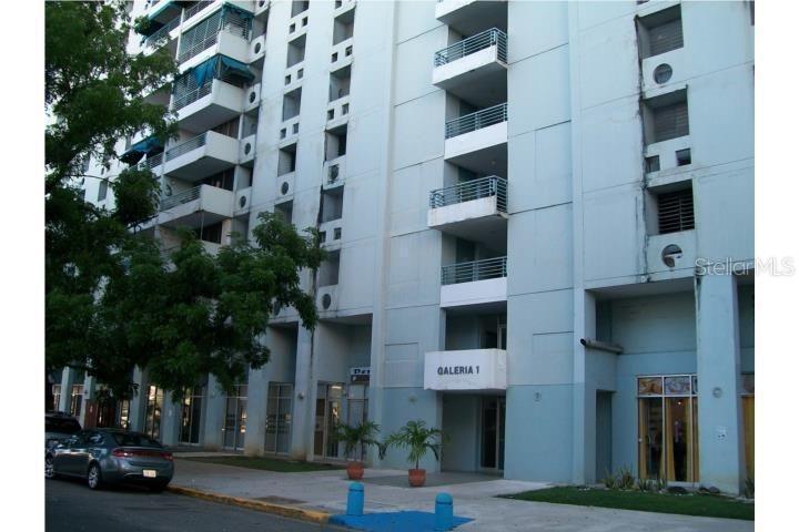 Commercial Property for Sale in an Excellent Location in Hato Rey

Excellent opportunity to acquire a commercial property of approximately 780 square feet, located in the heart of Hato Rey, one of the most strategic and accessible commercial areas in the metropolitan area.

The property features one assigned parking space, a 5-ton central inverter air conditioning system, one bathroom, several office spaces, and a mezzanine area, offering a functional and versatile layout suitable for different types of businesses.

Its location is ideal, just steps from the José Miguel Agrelot Coliseum, better known as “El Choliseo,” and only minutes from Plaza Las Américas, the Golden Mile, banks, restaurants, professional offices, public transportation, and major access roads.

Its design and location, this property is perfect for a wide variety of commercial or professional uses, such as an engineering office, accounting office, real estate office, architecture firm, logistics office, marketing agency, speech therapy office, beauty salon, medical office, professional services, consulting office, and more.

An excellent option for entrepreneurs, professionals, or investors looking to establish themselves in a high-traffic area with great visibility and convenience.

Schedule your appointment and come discover the potential of this commercial property in Hato Rey.