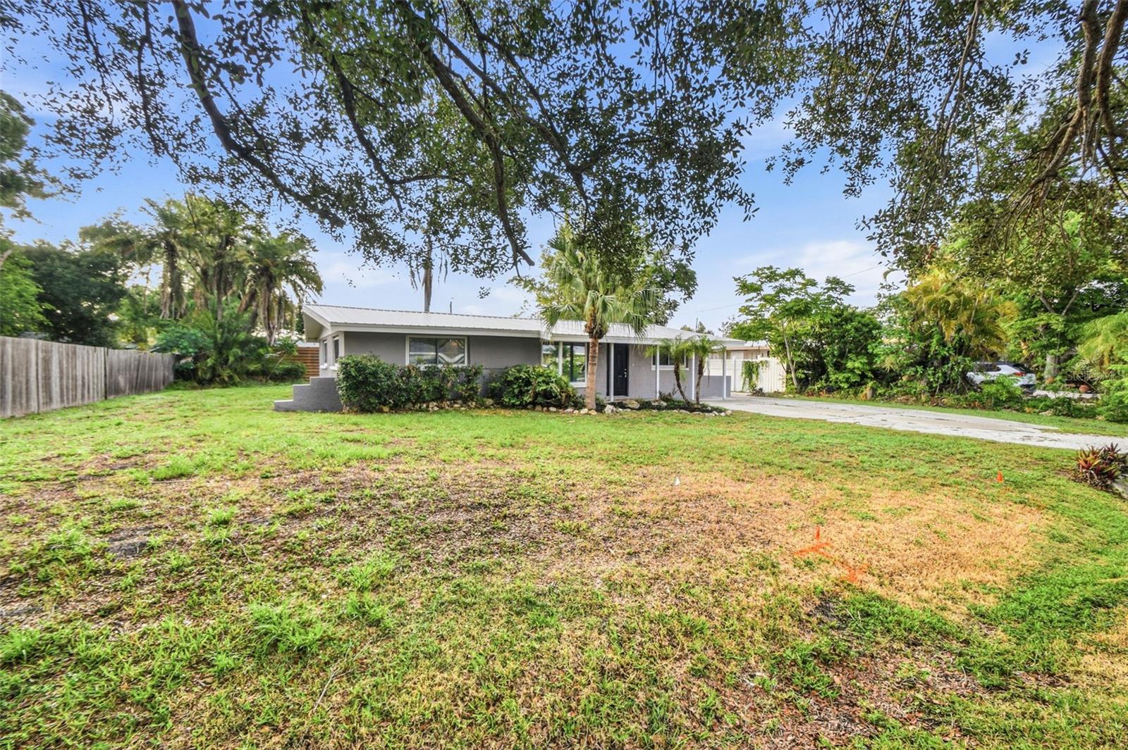 GOLDEN ACRES - Residential
