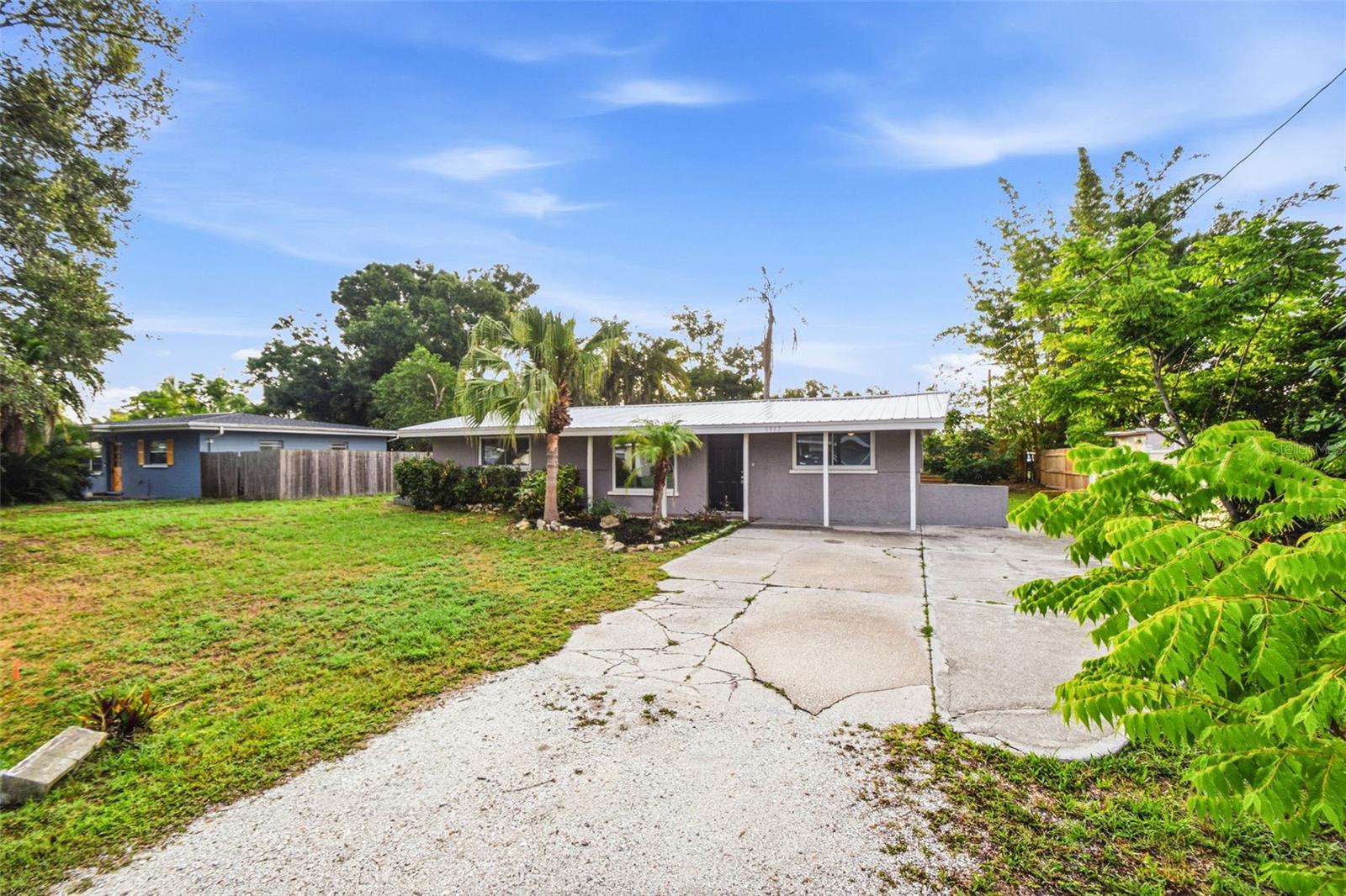 GOLDEN ACRES - Residential