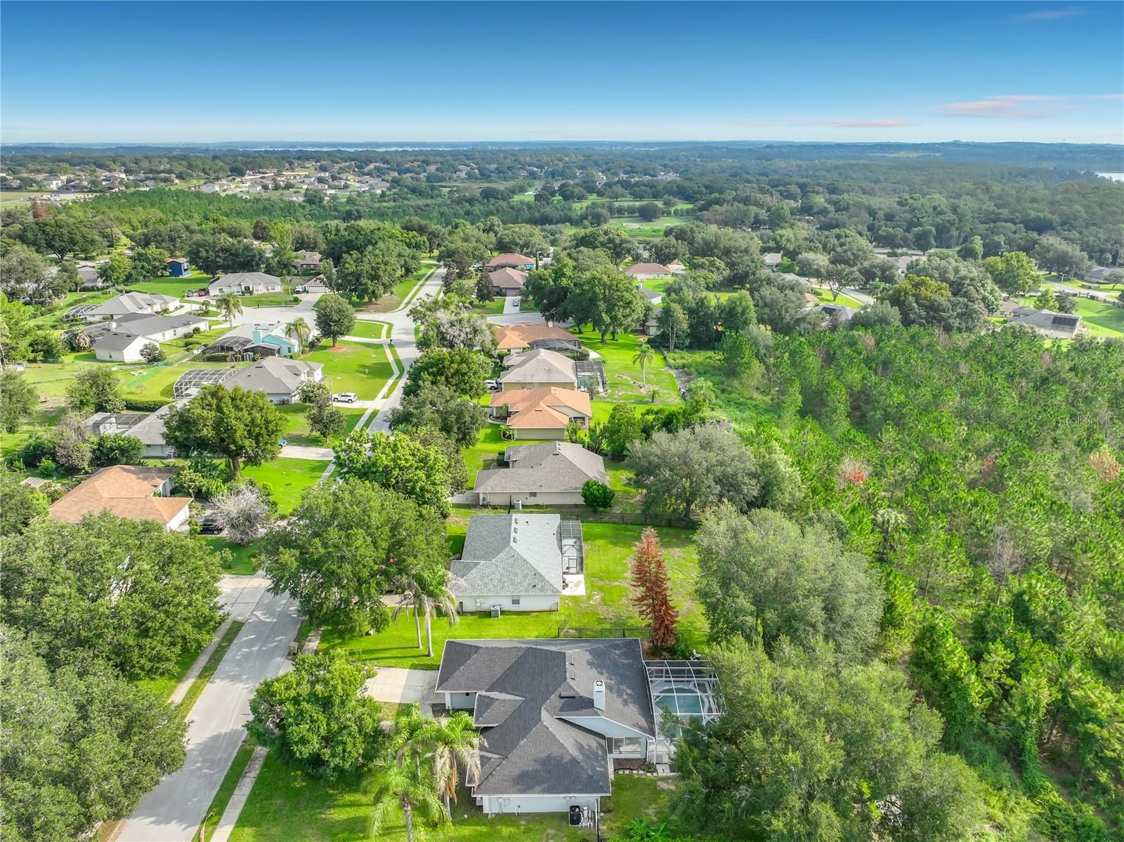HILLS LAKE LOUISA PH 02 - Residential