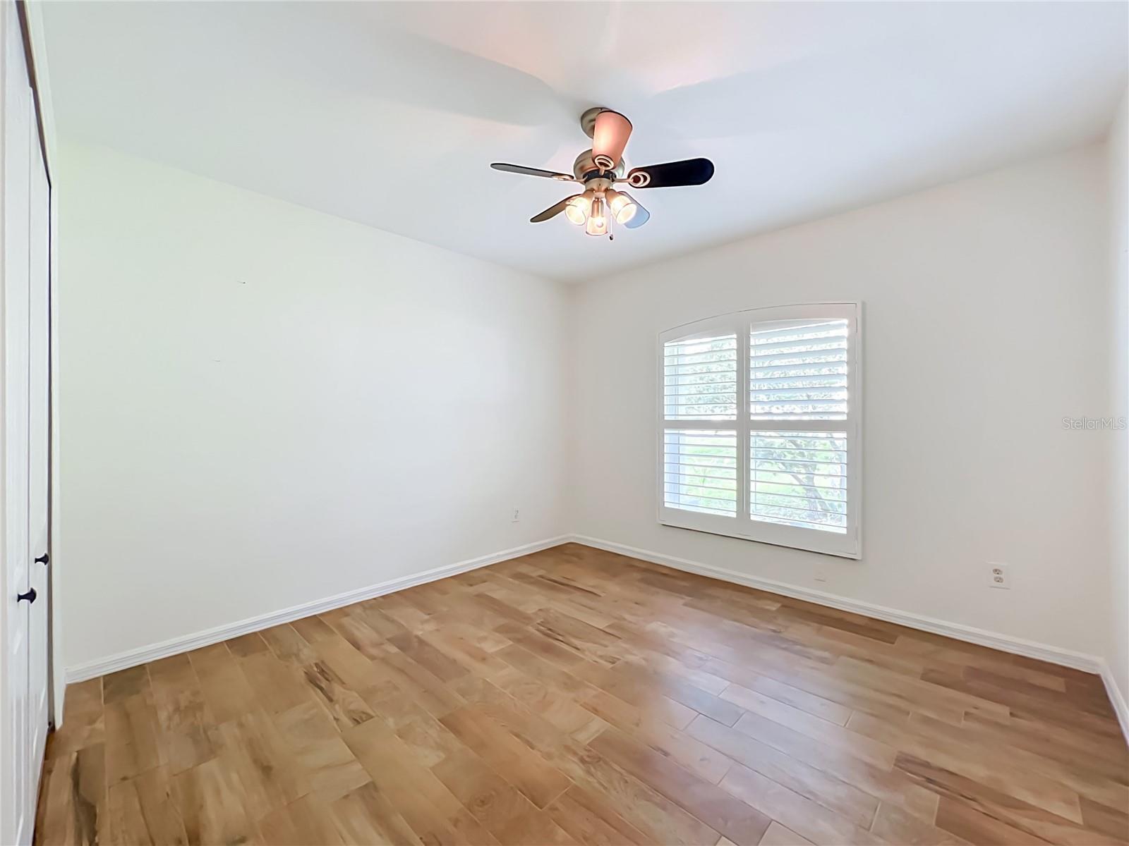 HILLS LAKE LOUISA PH 02 - Residential