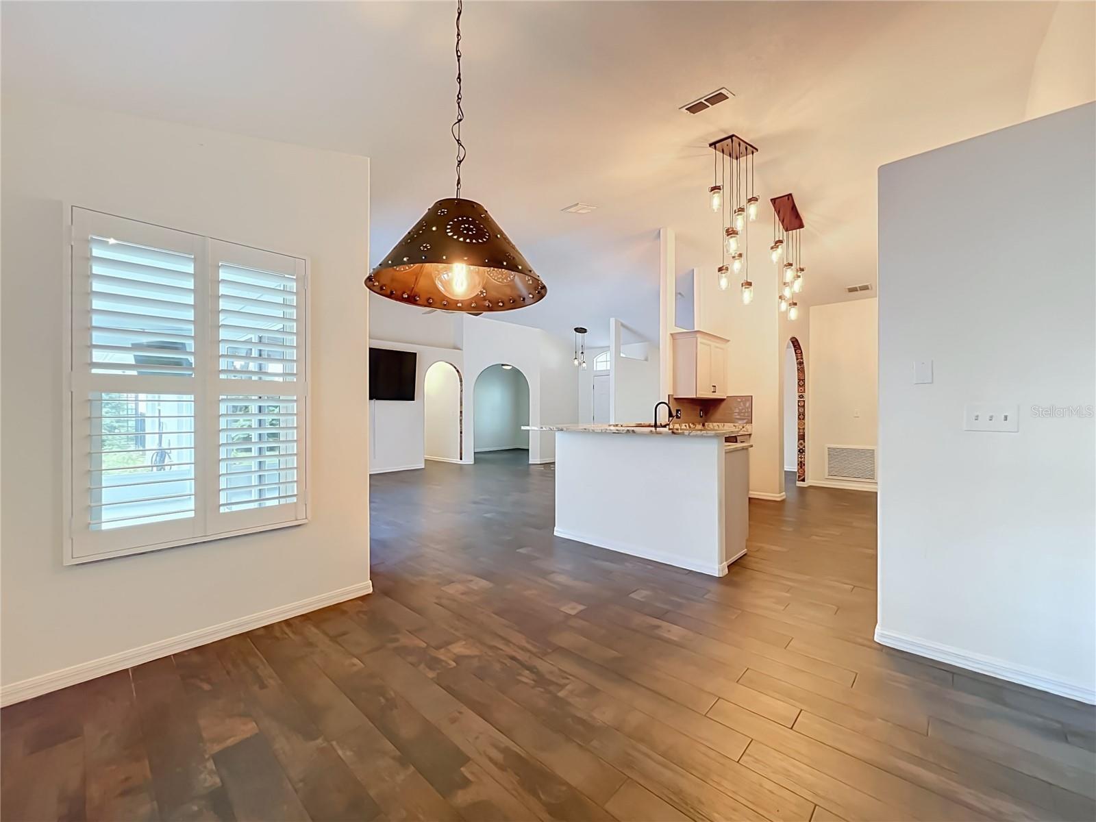 HILLS LAKE LOUISA PH 02 - Residential