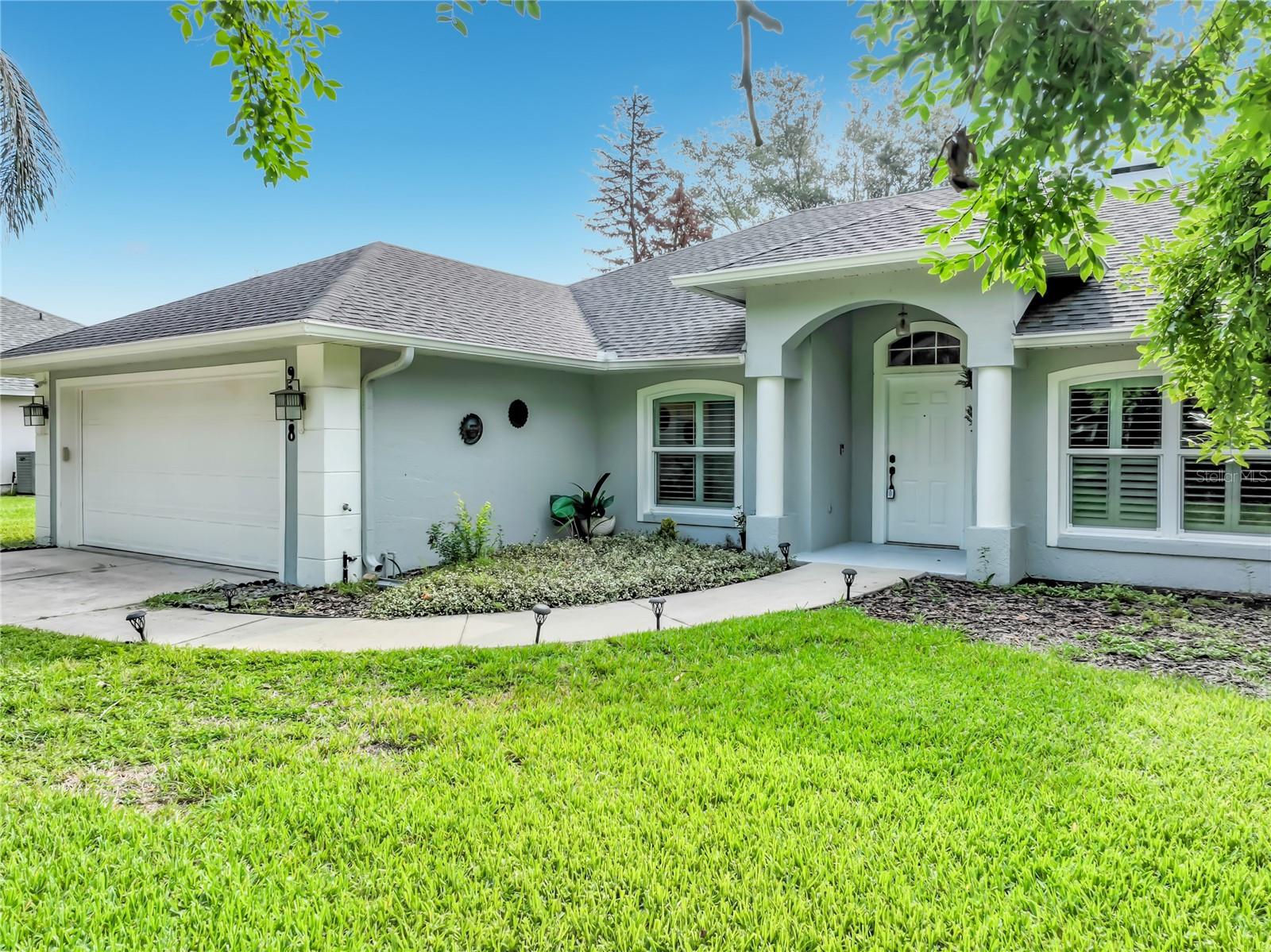 HILLS LAKE LOUISA PH 02 - Residential