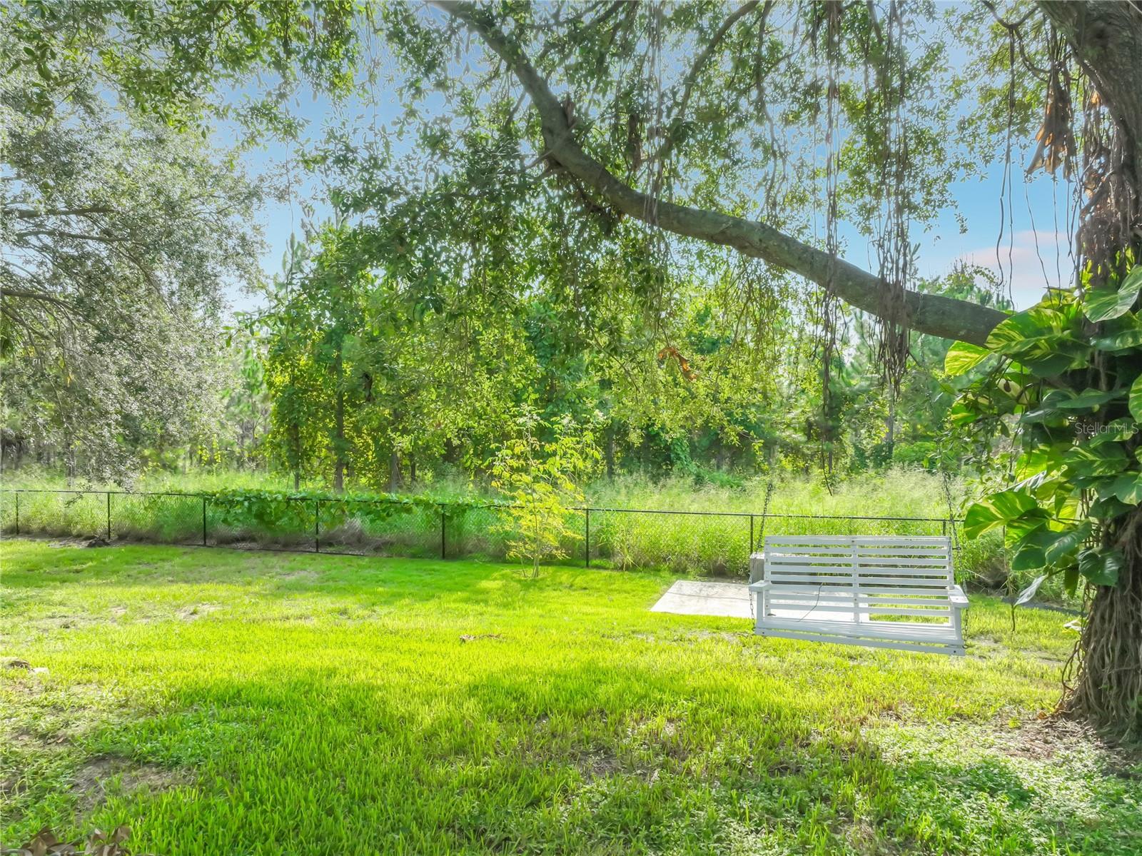 HILLS LAKE LOUISA PH 02 - Residential