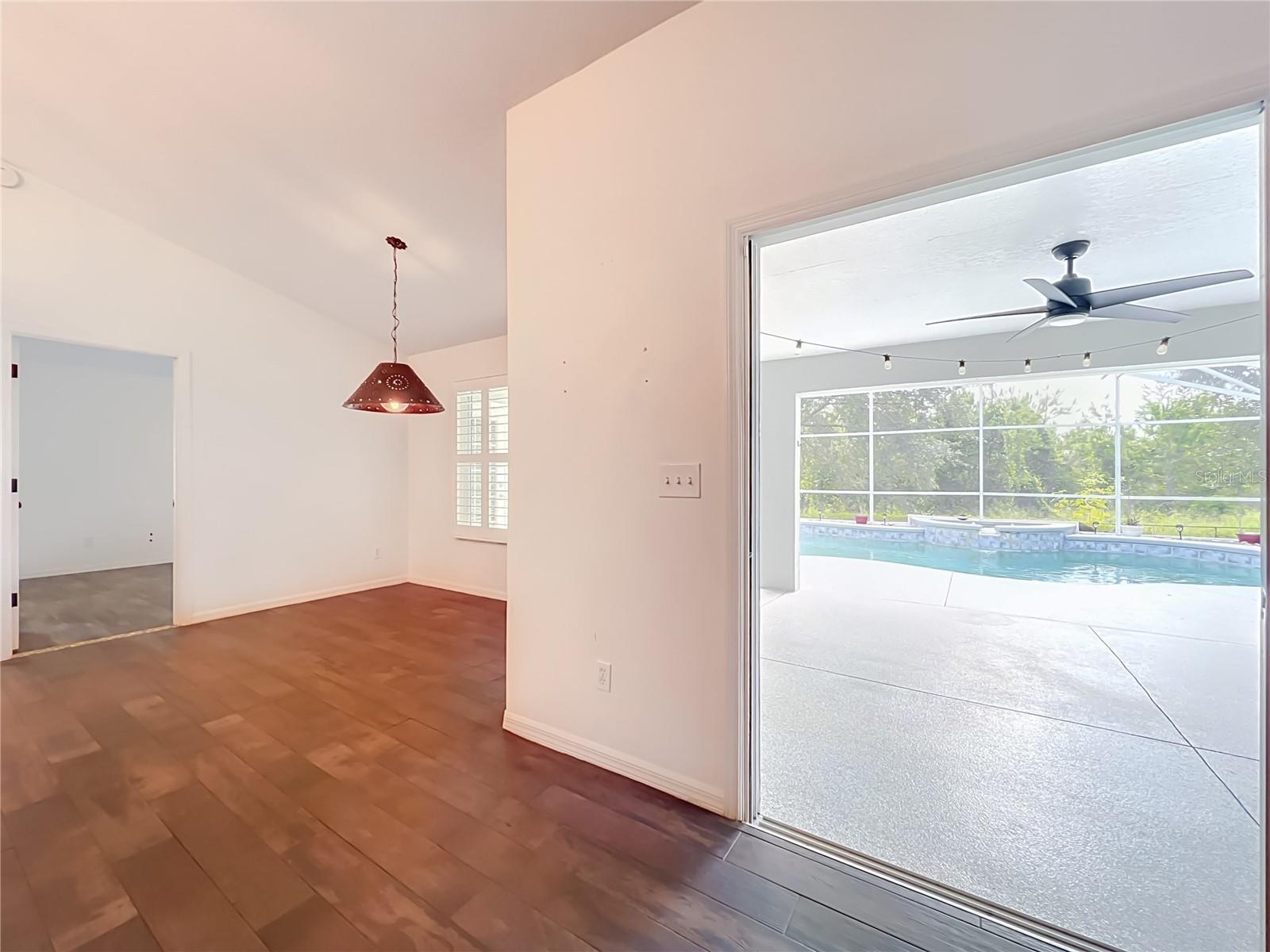 HILLS LAKE LOUISA PH 02 - Residential