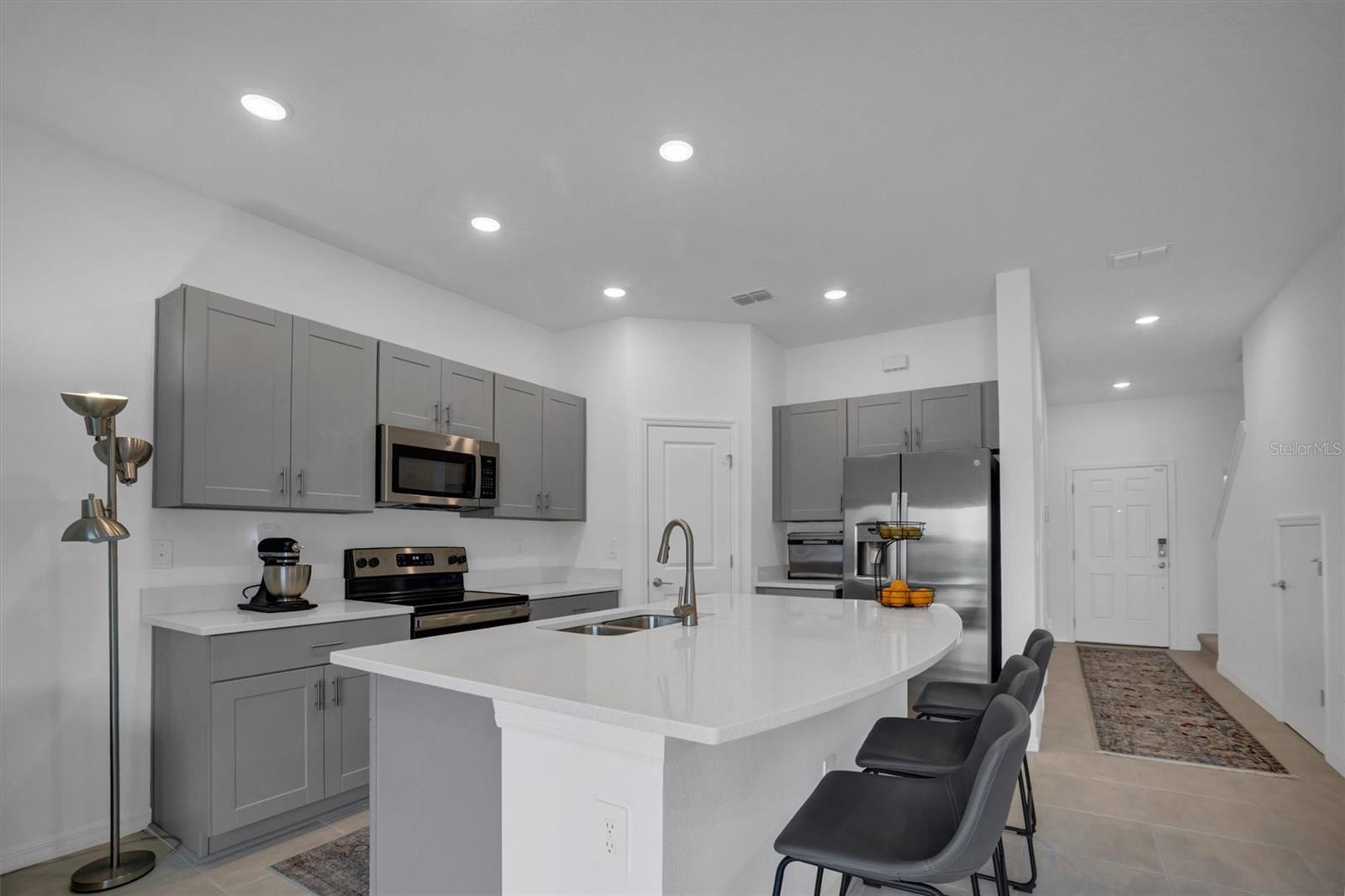 WESTVIEW POD A PHASE 1A PB 200 PG 38-44 LOT 14 - Residential