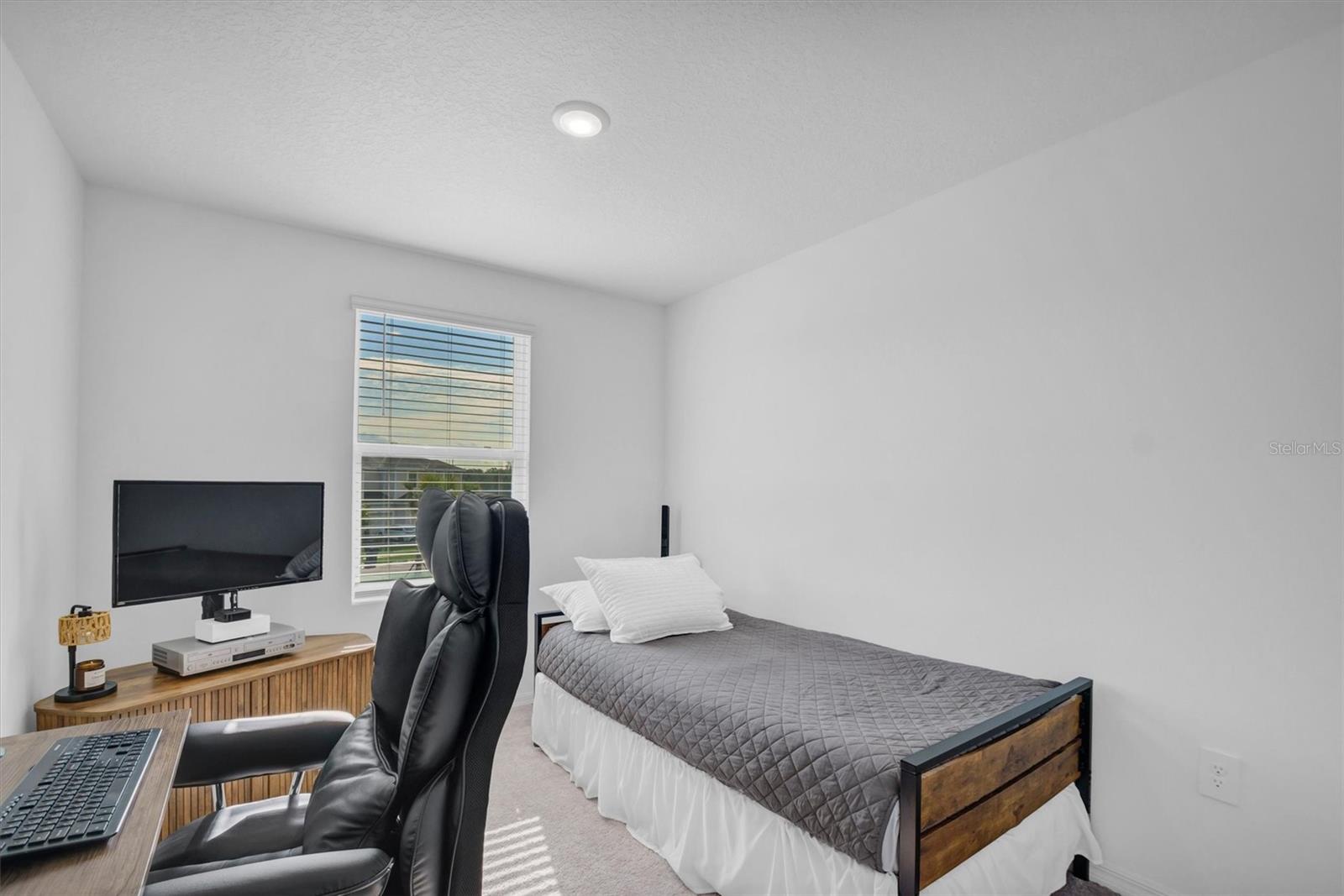 WESTVIEW POD A PHASE 1A PB 200 PG 38-44 LOT 14 - Residential