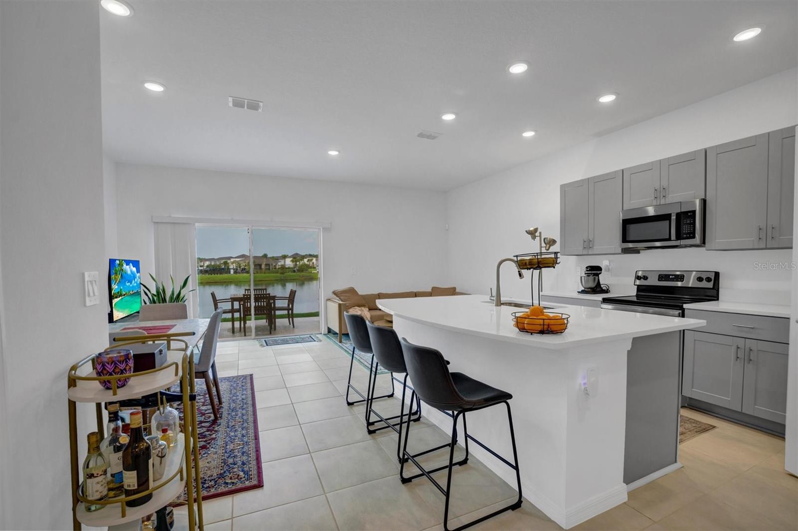 WESTVIEW POD A PHASE 1A PB 200 PG 38-44 LOT 14 - Residential
