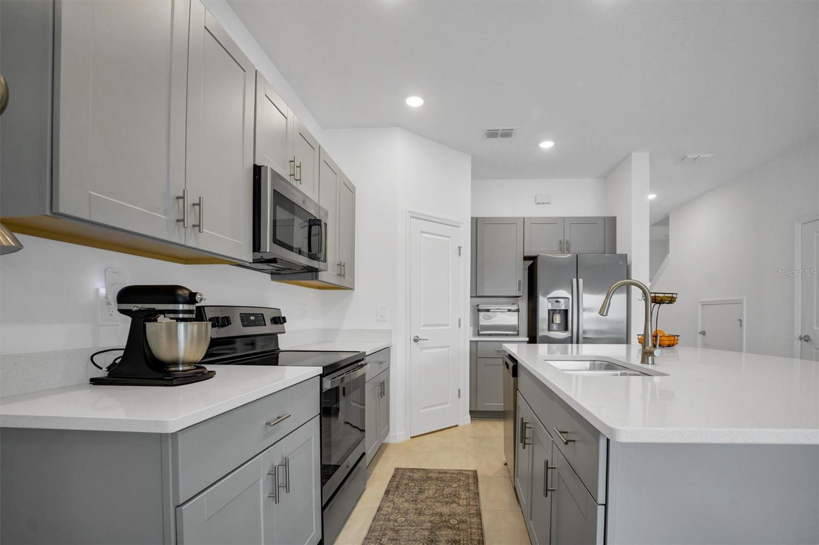 WESTVIEW POD A PHASE 1A PB 200 PG 38-44 LOT 14 - Residential