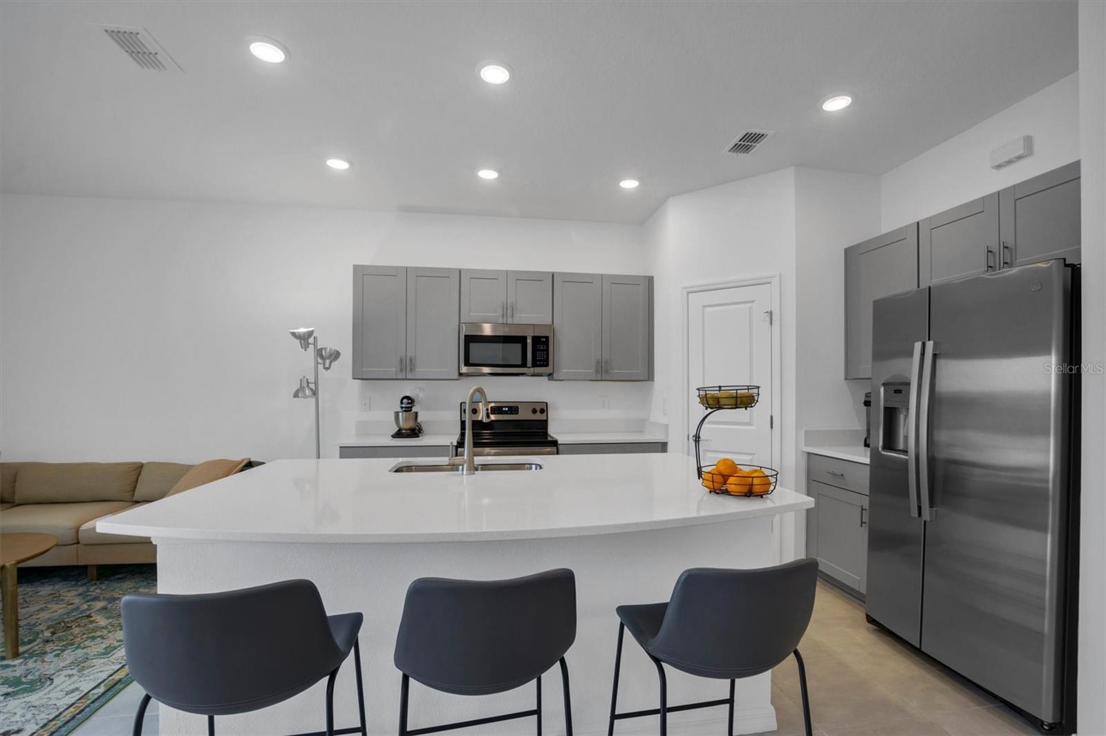 WESTVIEW POD A PHASE 1A PB 200 PG 38-44 LOT 14 - Residential