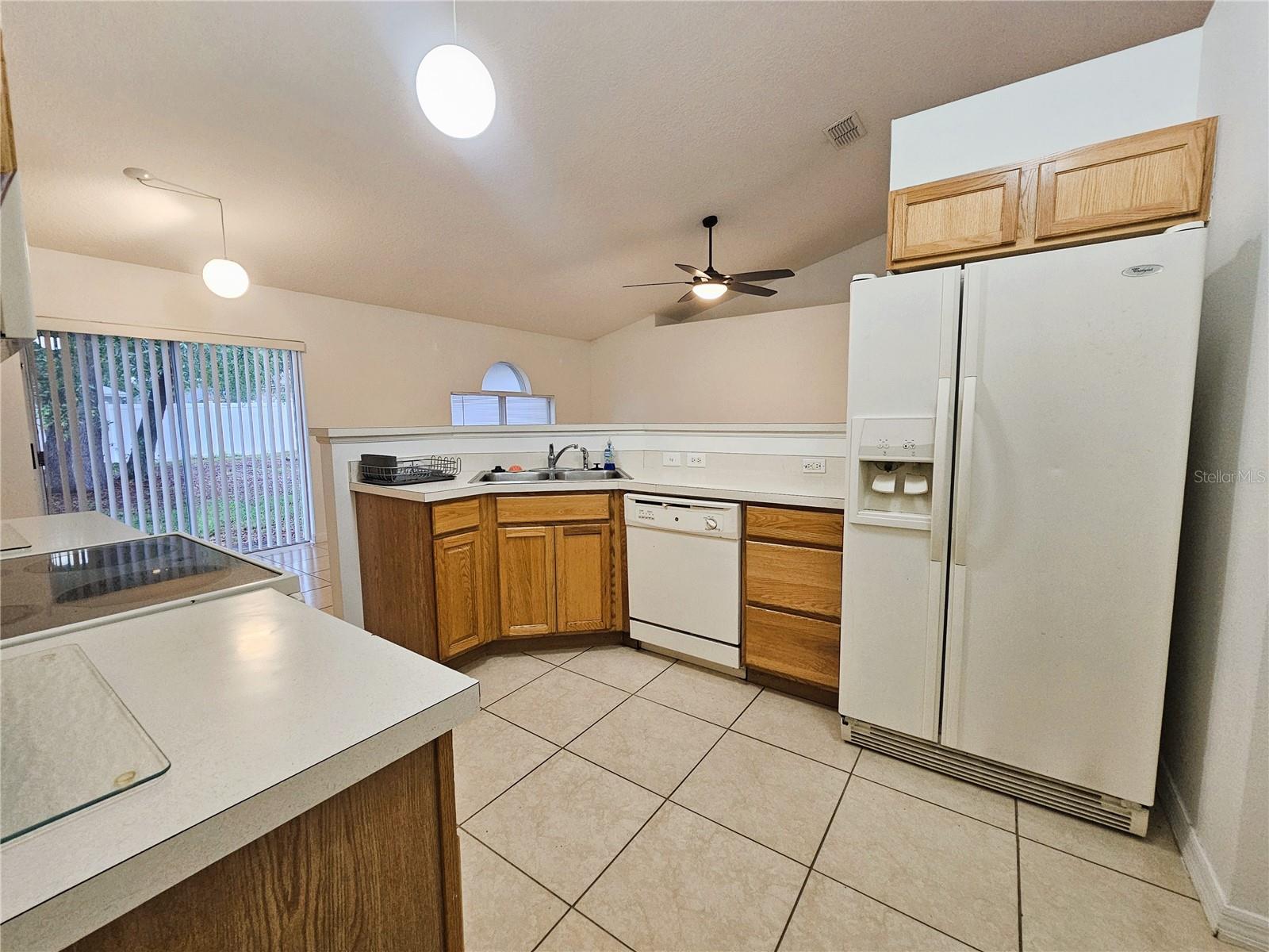 MINNEOLA PINE BLUFF PH 02 LT 98 PB 50 P - Residential Lease