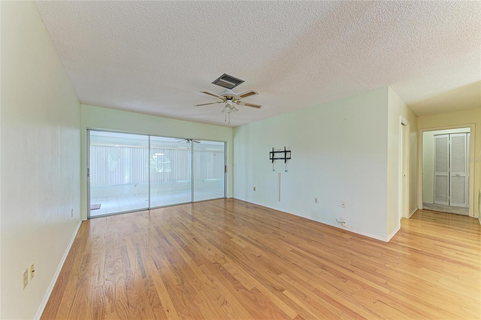 VILLAGE GREEN OF BRADENTON - Residential