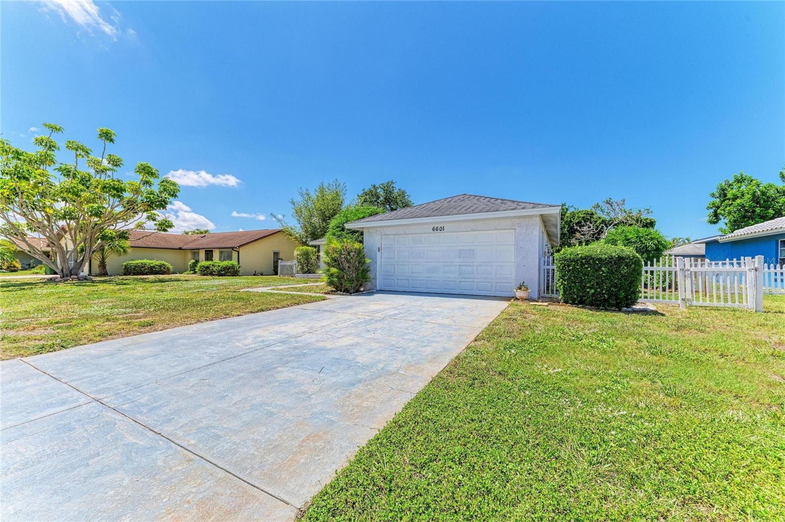 VILLAGE GREEN OF BRADENTON - Residential