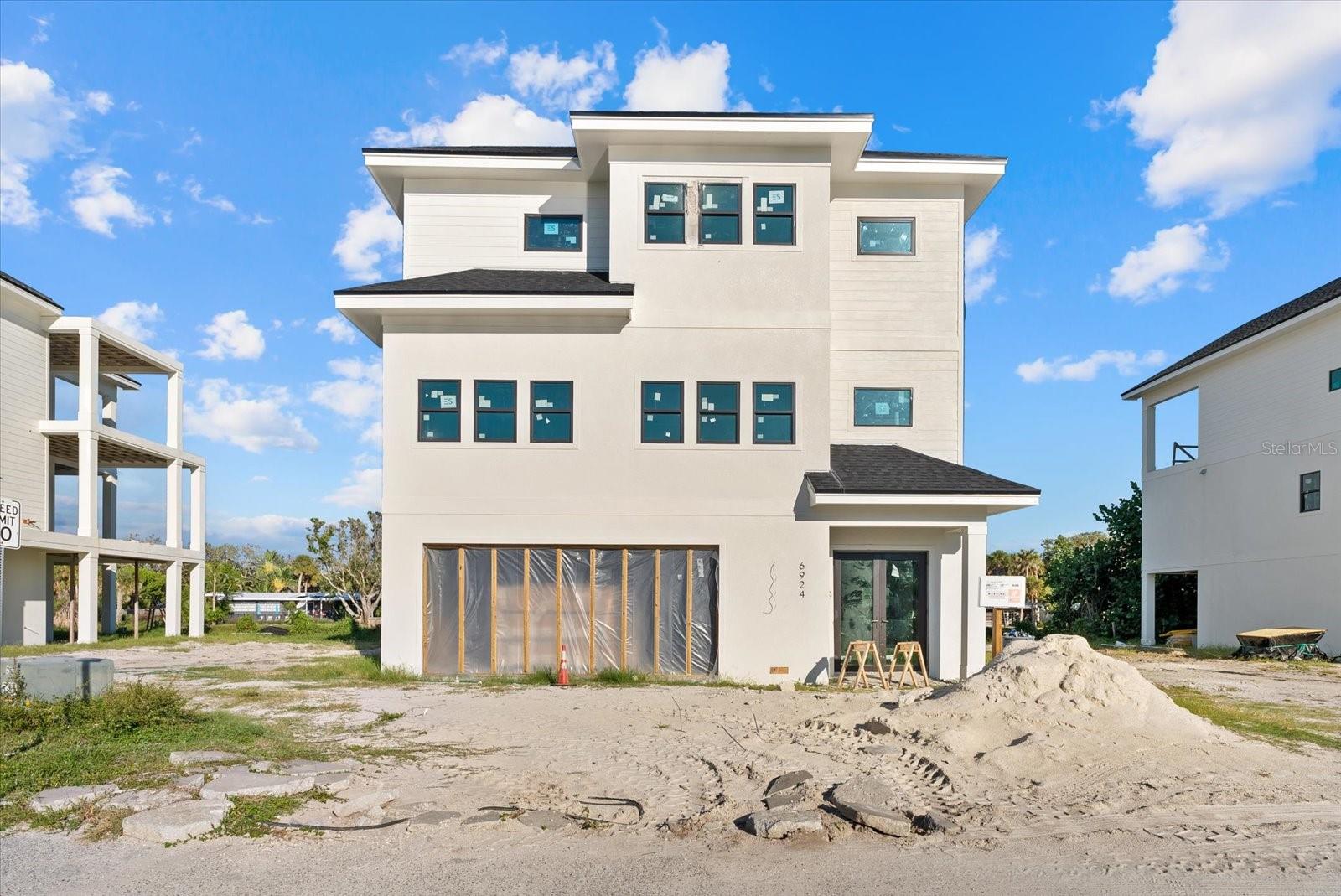 CORONAS PARK - Residential