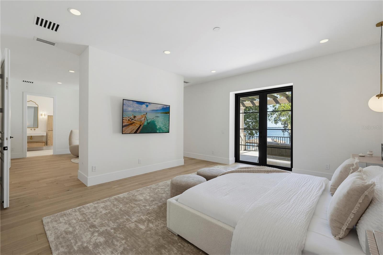 ALADAR ON LAKE BUTLER - Residential
