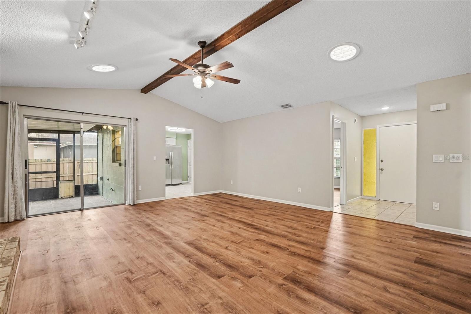 LIVINGSTON UNIT III B - Residential Lease