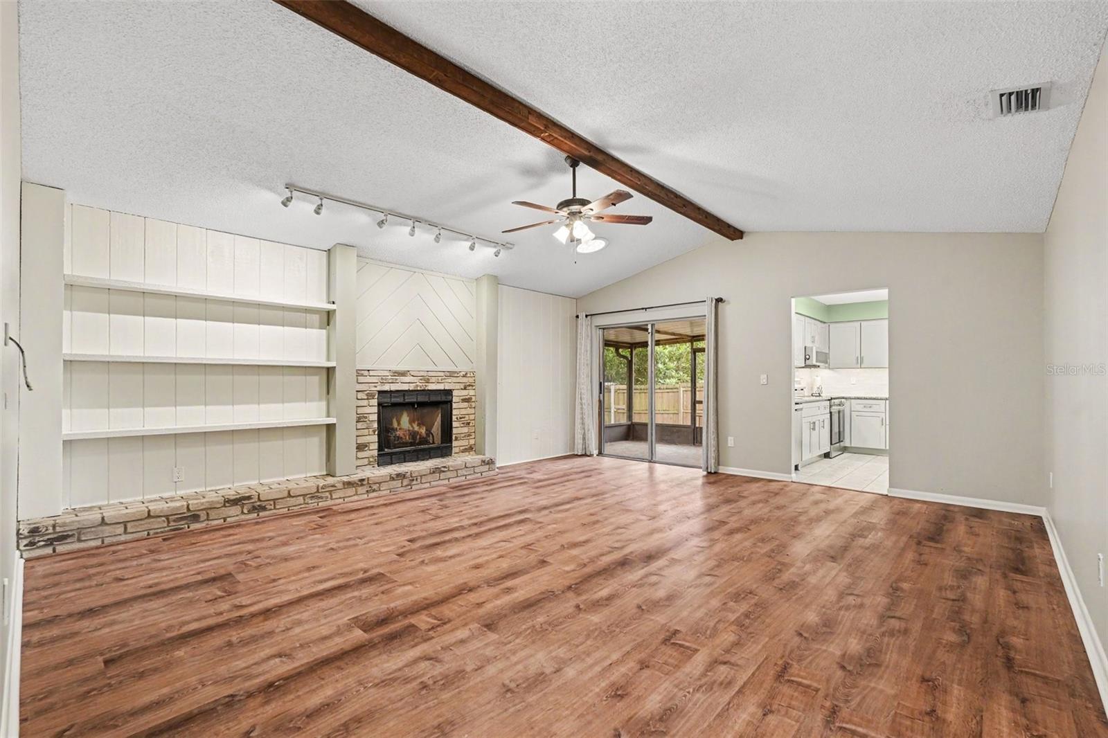 LIVINGSTON UNIT III B - Residential Lease
