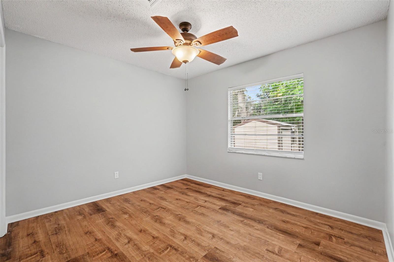 LIVINGSTON UNIT III B - Residential Lease