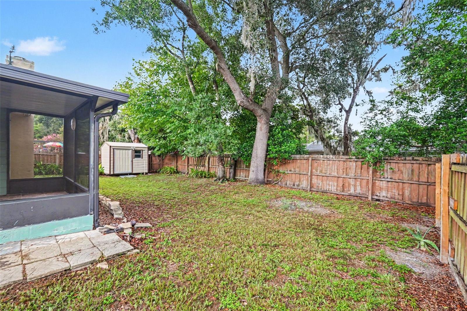 LIVINGSTON UNIT III B - Residential Lease