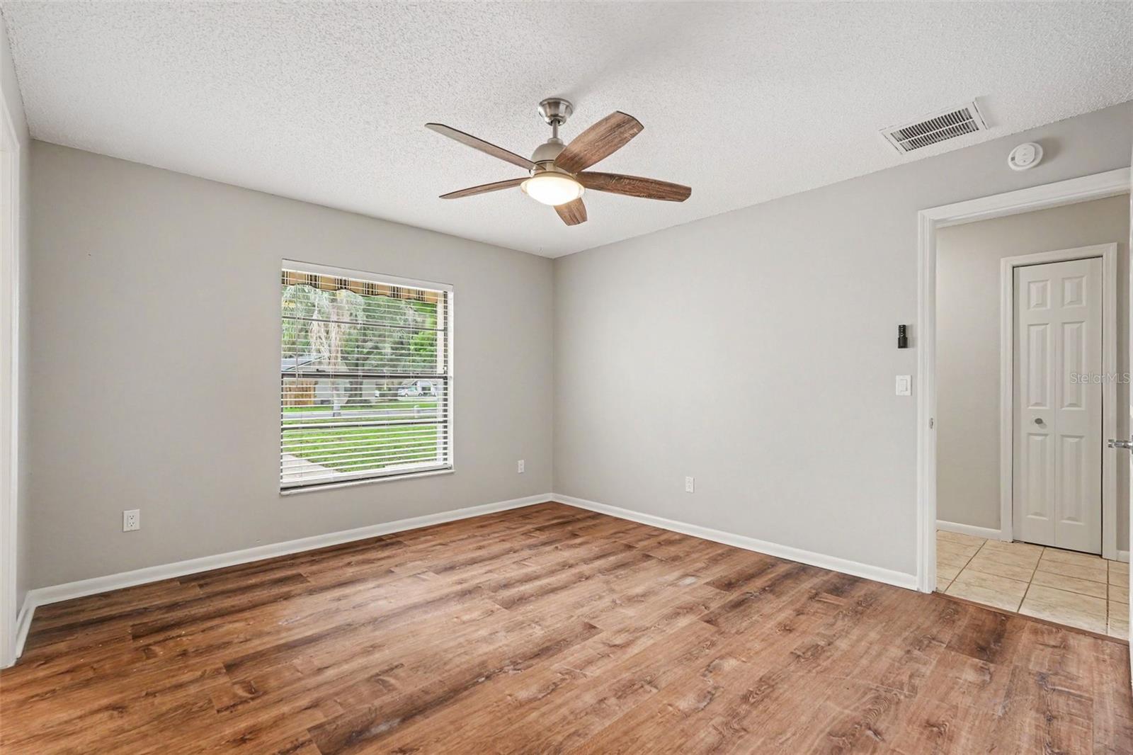LIVINGSTON UNIT III B - Residential Lease