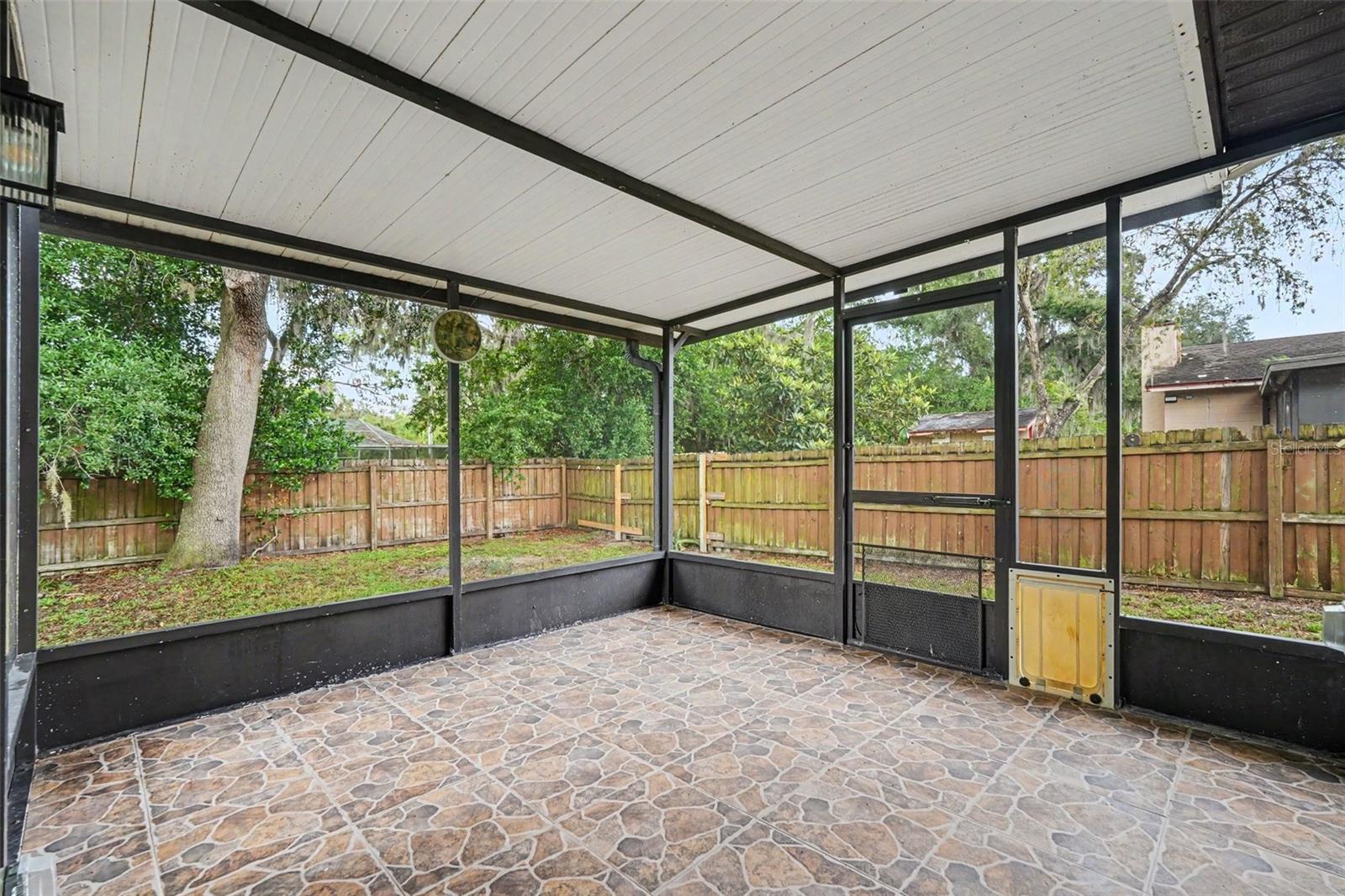 LIVINGSTON UNIT III B - Residential Lease