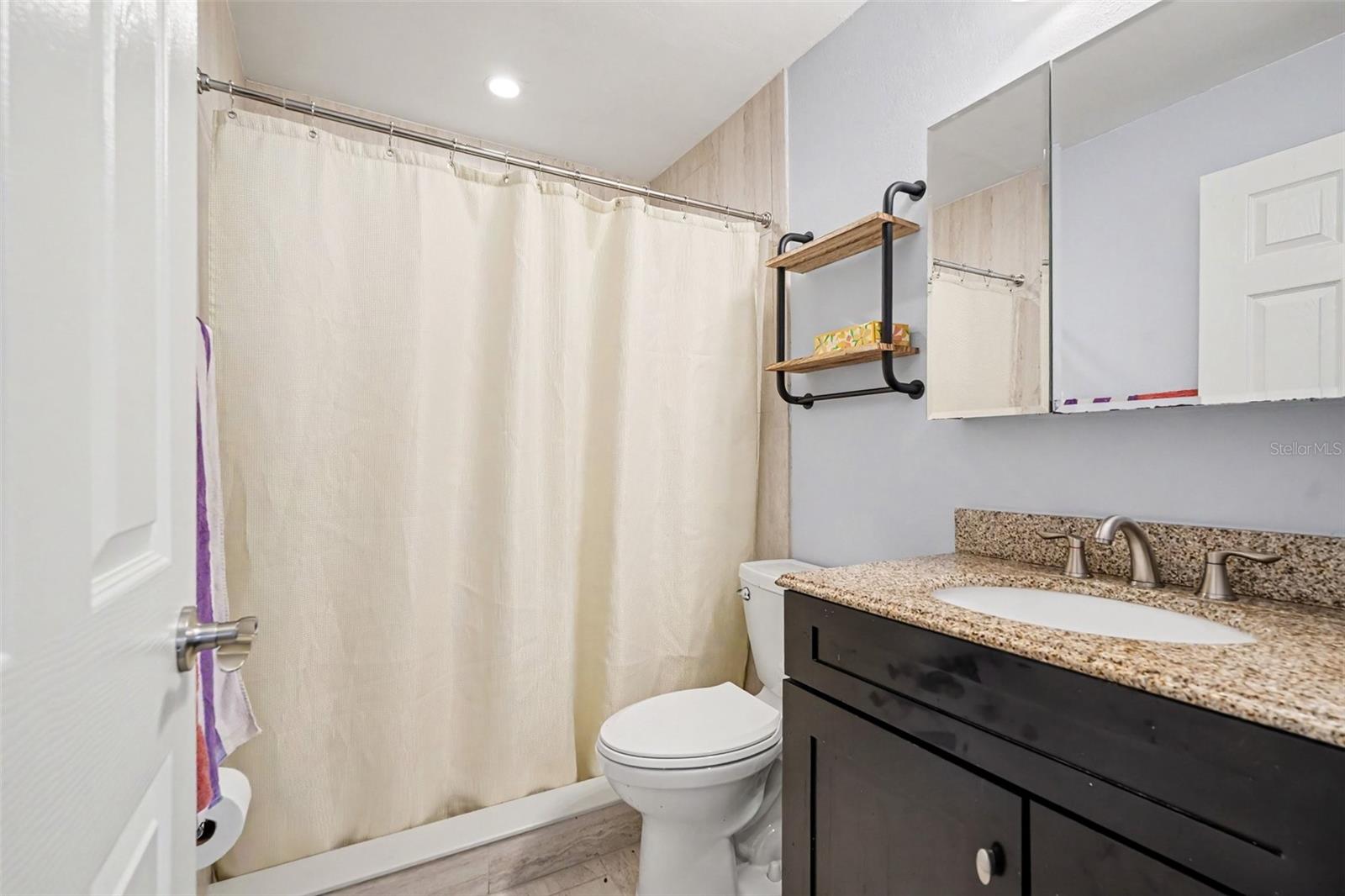 LIVINGSTON UNIT III B - Residential Lease